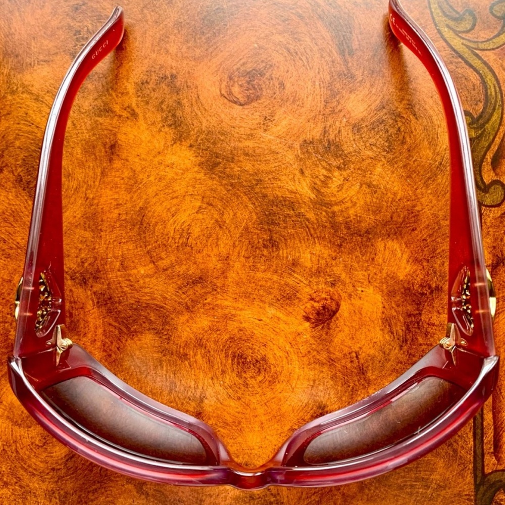 GUCCI Red Heart Sunglasses - Basically Brand New - Picture 5 of 8